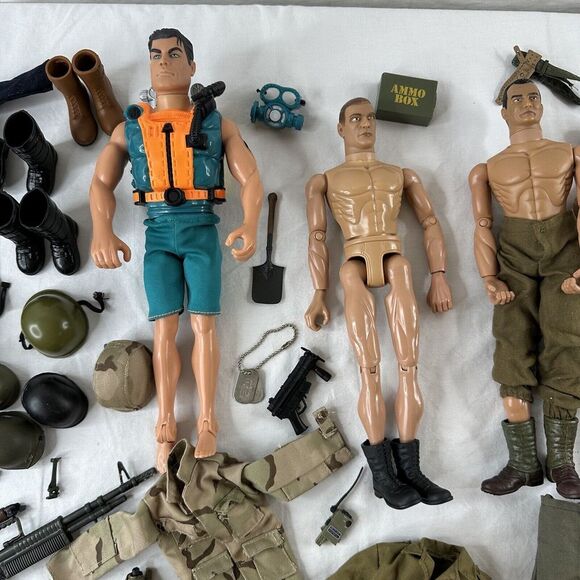 Vtg 90s 12" GI Joe Lot Military Action Figures Accessories Weapons Uniforms Etc. - Picture 8 of 16